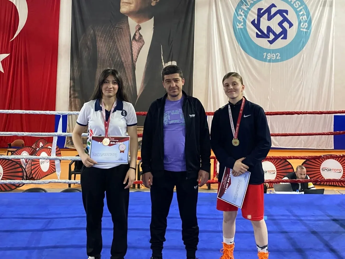 KÜTAHYA BELEDİYESPOR’DAN TÜRKİYE BOKS ŞAMPİYONASI’NDA ÇİFTE BAŞARI