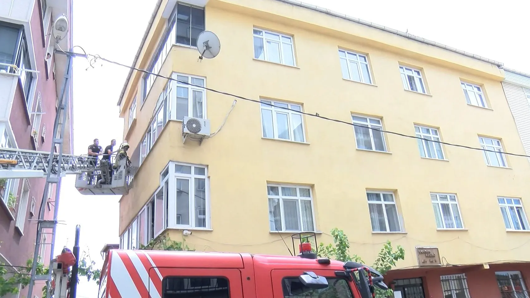 Sultangazi'de dehşet anları Annesini evde rehin alan şahıs yakalandı