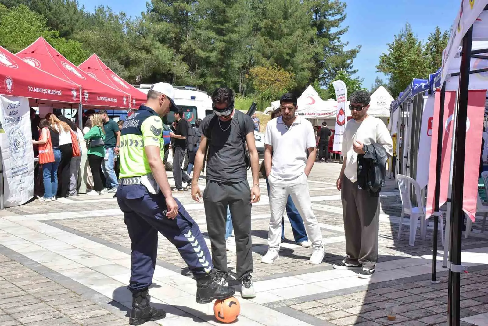 MUĞLA SITKI KOÇMAN ÜNİVERSİTESİ’NDE (MSKÜ) ÖĞRENCİLER İLE SEKTÖR TEMSİLCİLERİNİN BİR ARAYA GELDİĞİ ‘KARİYER ŞENLİĞİ 2026’ ETKİNLİĞİ DÜZENLENDİ.