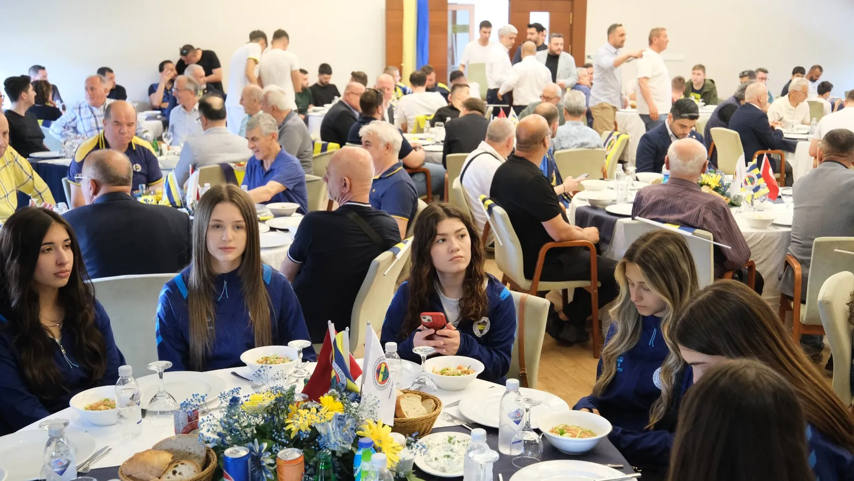 Aziz Yıldırım Düzce'de kongre öncesi destek istedi