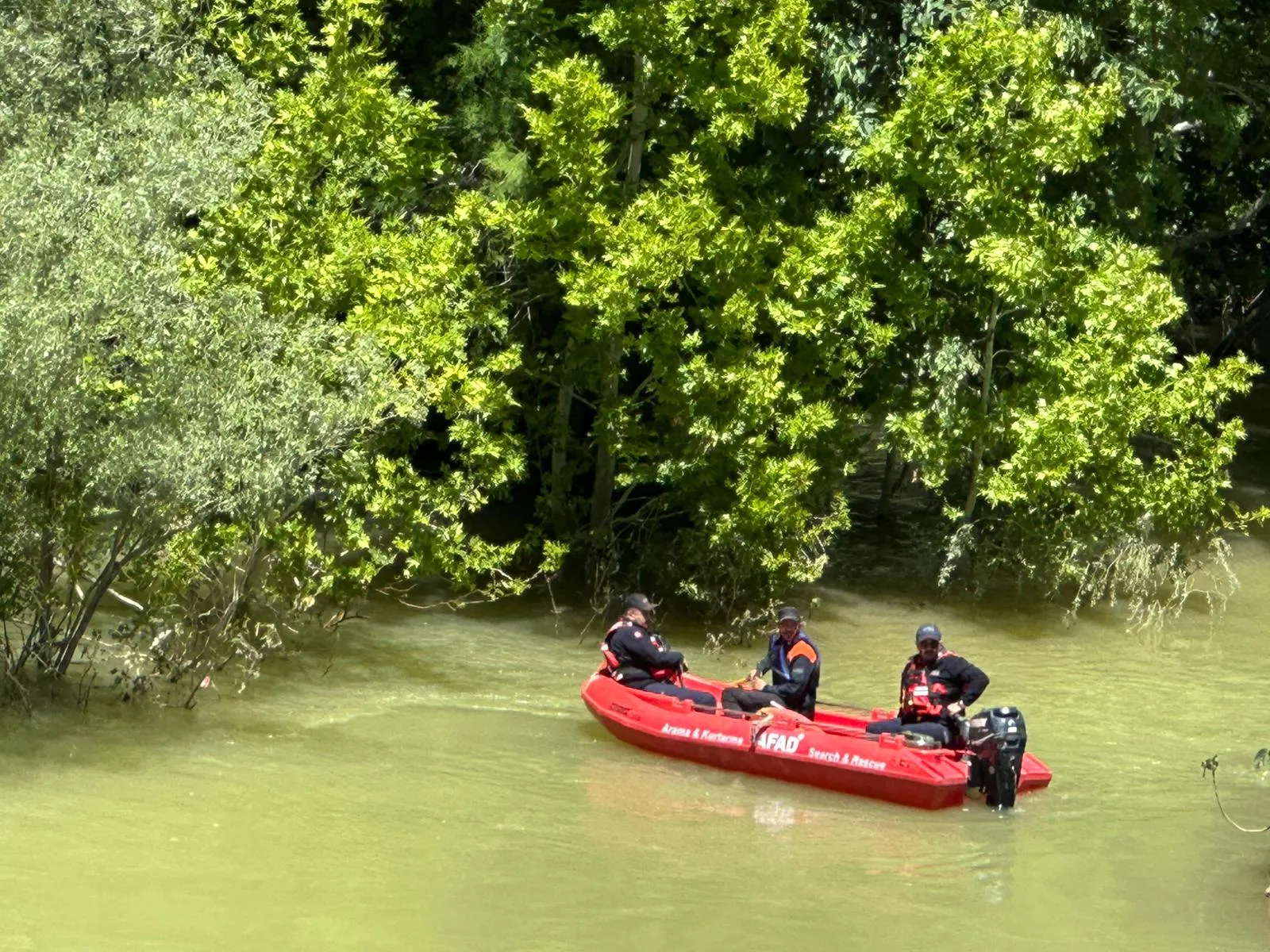 Ceyhan Nehri’nde kaybolan 62 yaşındaki vatandaşı arama çalışmaları üçüncü gününde