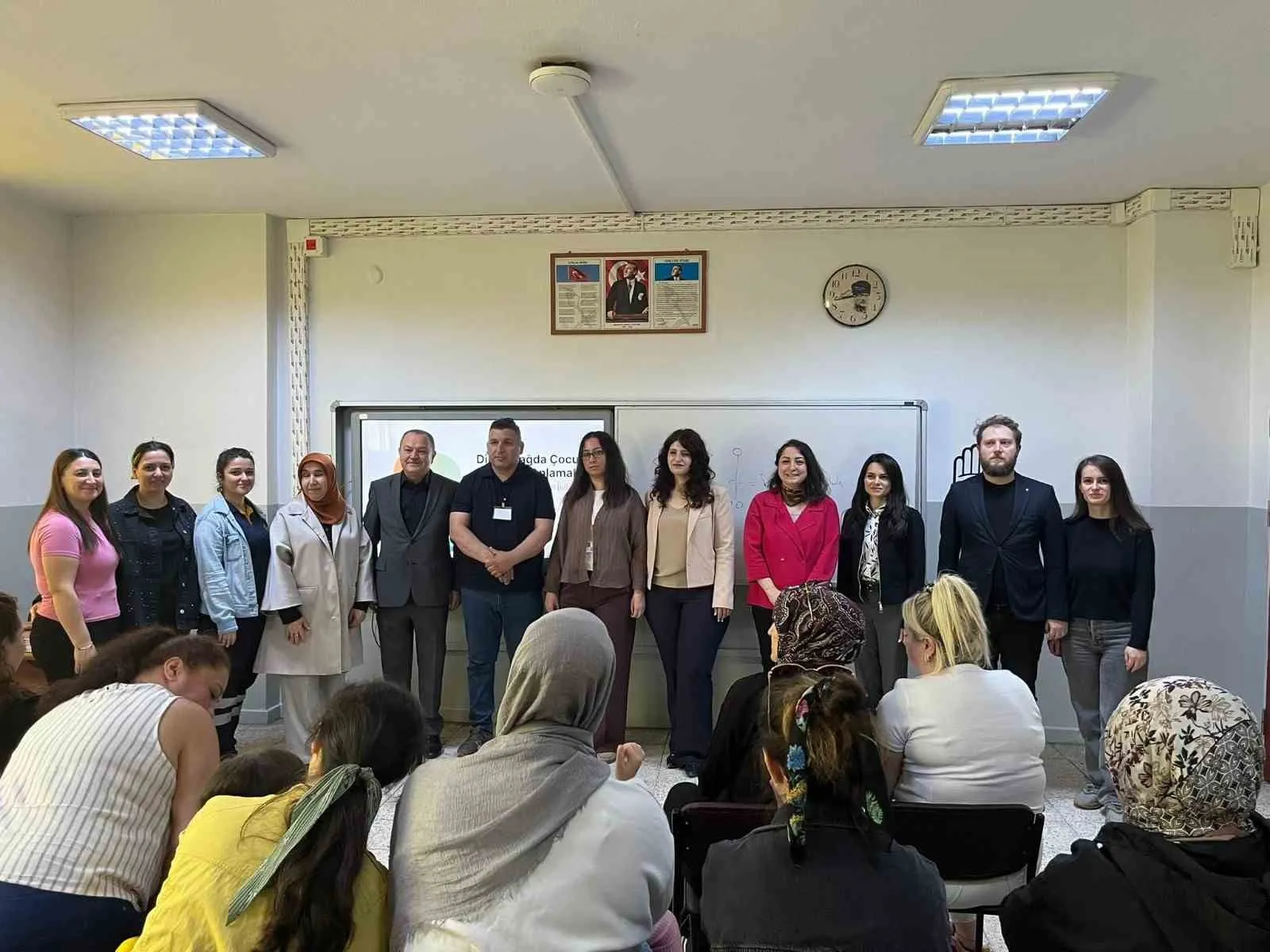 ZONGULDAK’IN KİLİMLİ ,İLÇESİNE BAĞLI MUSLU BELDESİNDE BULUNAN ŞEHİT SALİH TOSUN İLKÖĞRETİM OKULU’NDA VELİLERE YÖNELİK DİJİTAL MEDYA KULLANIMI, ÇOCUK GELİŞİMİ VE İLK YARDIM KONULARINDA SEMİNER DÜZENLENDİ.