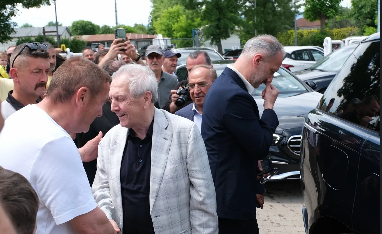 Aziz Yıldırım Düzce'de kongre öncesi destek istedi