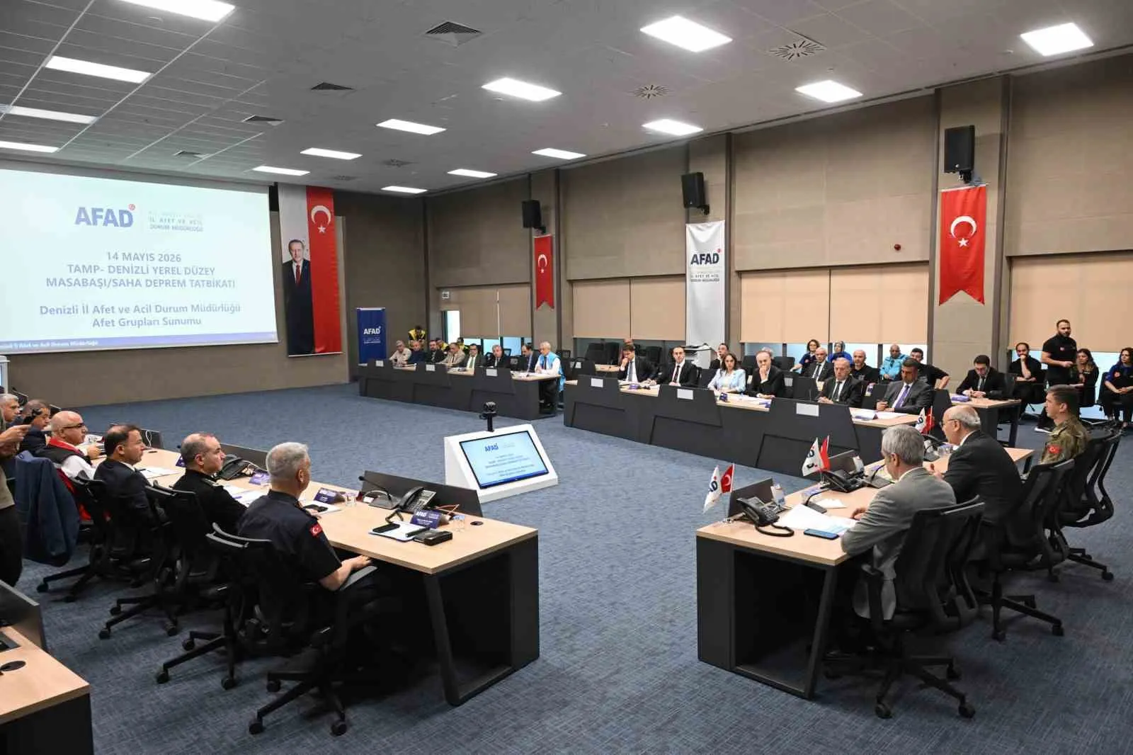 TÜRKİYE AFET MÜDAHALE PLANI (TAMP) KAPSAMINDA, DENİZLİ'DE BUGÜN İCRA EDİLEN DENİZLİ YEREL DÜZEY MASABAŞI TATBİKATI, VALİ YAVUZ SELİM KÖŞGER BAŞKANLIĞINDA GERÇEKLEŞTİRİLDİ.