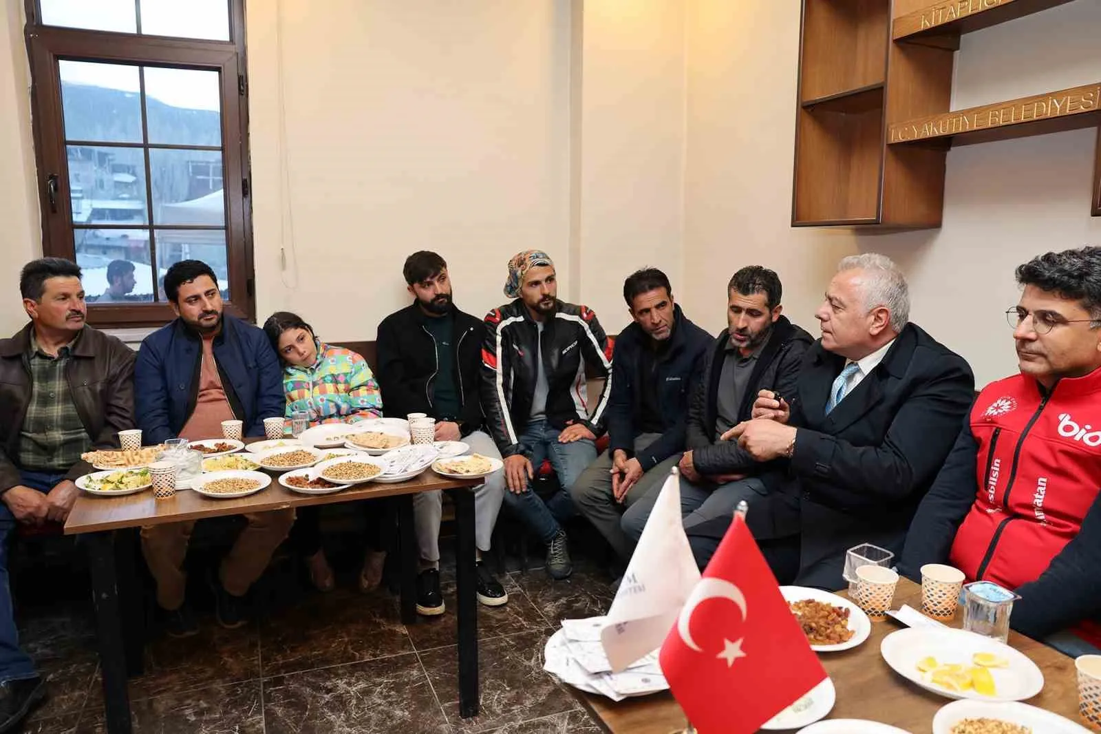 ATATÜRK ÜNİVERSİTESİ İLE ERZURUM TEKNİK ÜNİVERSİTESİ İŞ BİRLİĞİNDE DÜZENLENEN “TARIM VE HAYVANCILIKTA DİJİTALLEŞME” PROGRAMI, BİLİM İLE ÜRETİCİYİ AYNI SAHADA BULUŞTURDU.