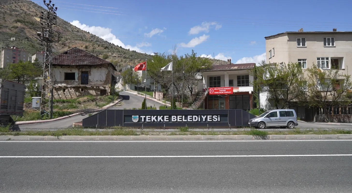 GÜMÜŞHANE’DE YAKLAŞIK 3 BİN SEÇMENİN BULUNDUĞU TEKKE BELDESİNDE 7 HAZİRAN’DA YAPILACAK BELEDİYE BAŞKANLIĞI SEÇİMLERİNDE 11 ADAY YARIŞACAK.