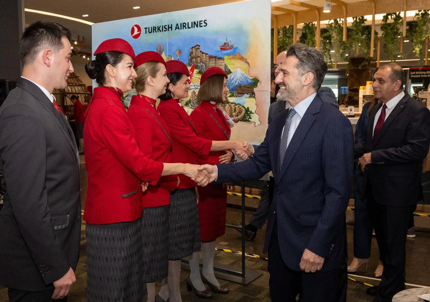 THY tarihinin en yoğun uçuş günü yaşanıyor