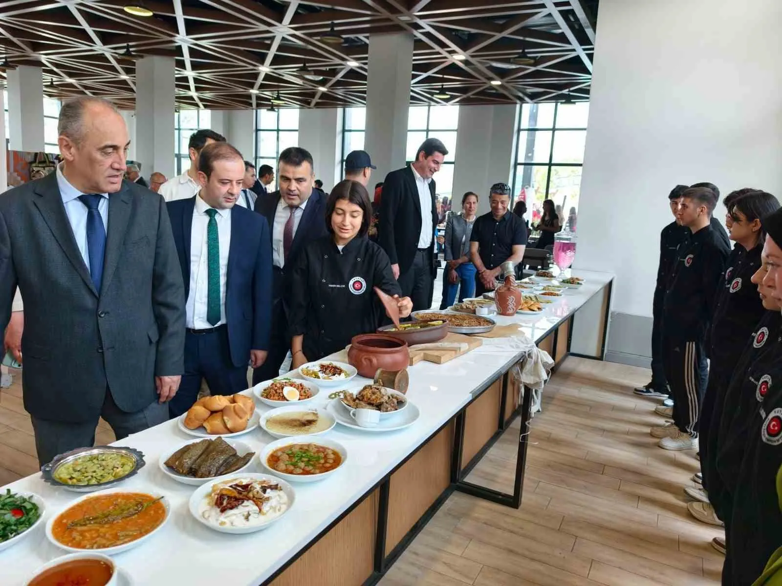 YATAĞAN’DA GELECEĞE İZ KÜLTÜR VE DEĞERLER ŞÖLENİ GERÇEKLEŞTİRİLDİ