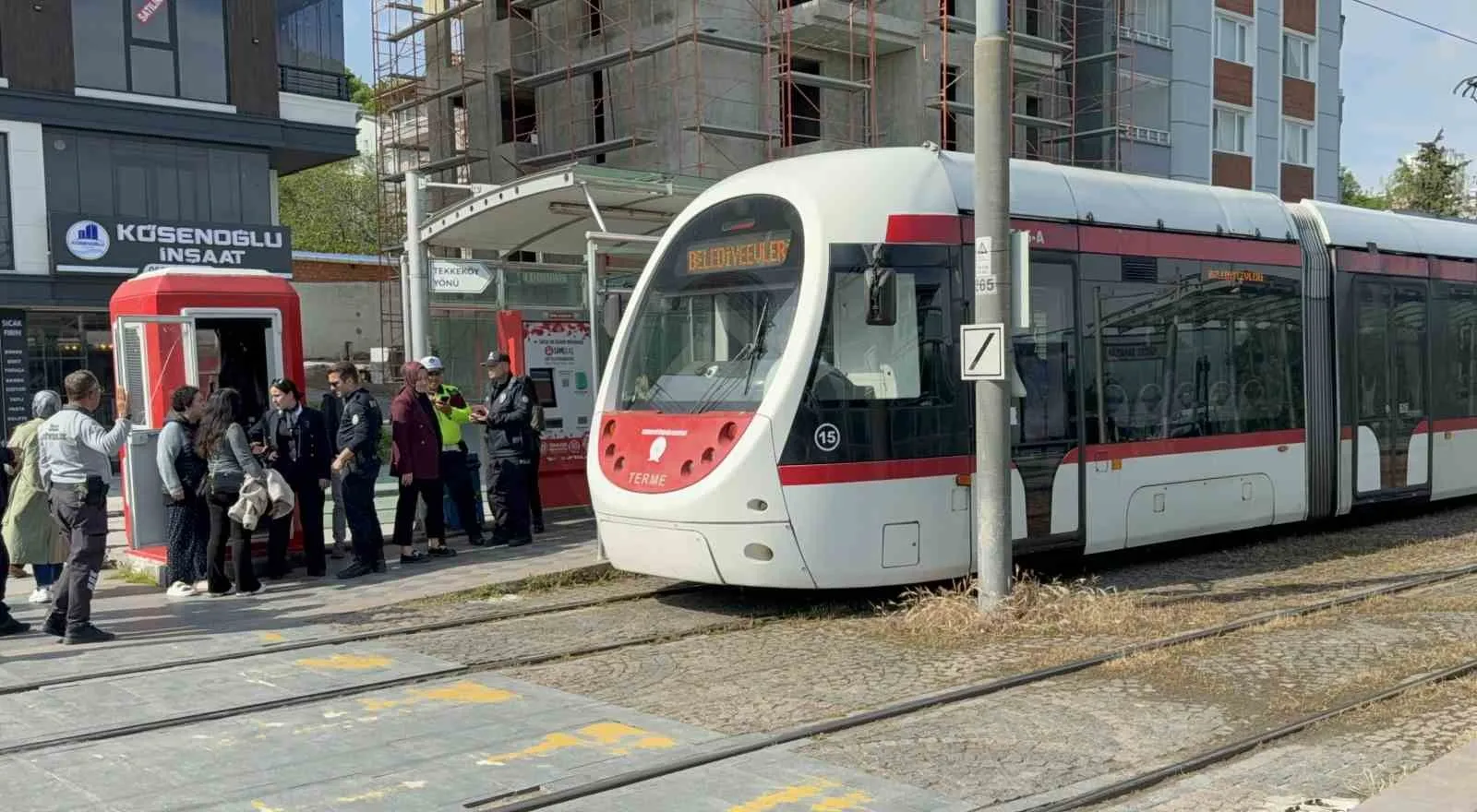 SAMSUN’DA TRAMVAYIN ÇARPTIĞI 61 YAŞINDAKİ KADIN YARALANDI