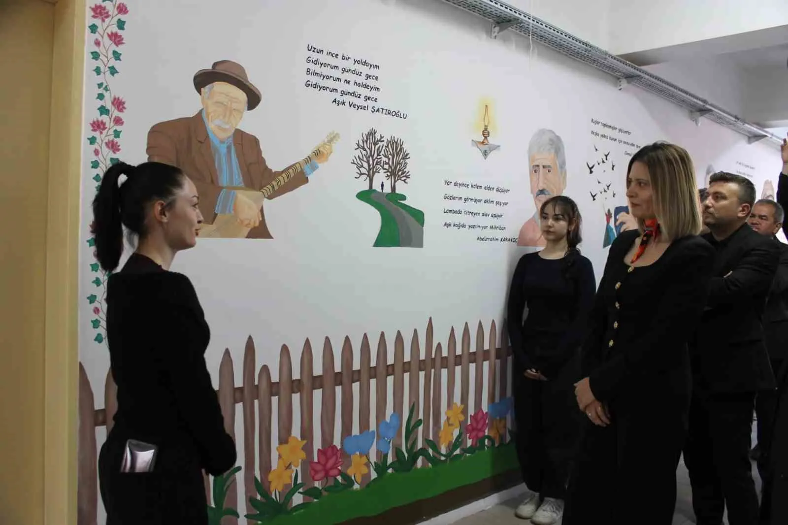 ALTINTAŞ’TA "EDEBİYAT SOKAĞI" AÇILIŞI YAPILDI