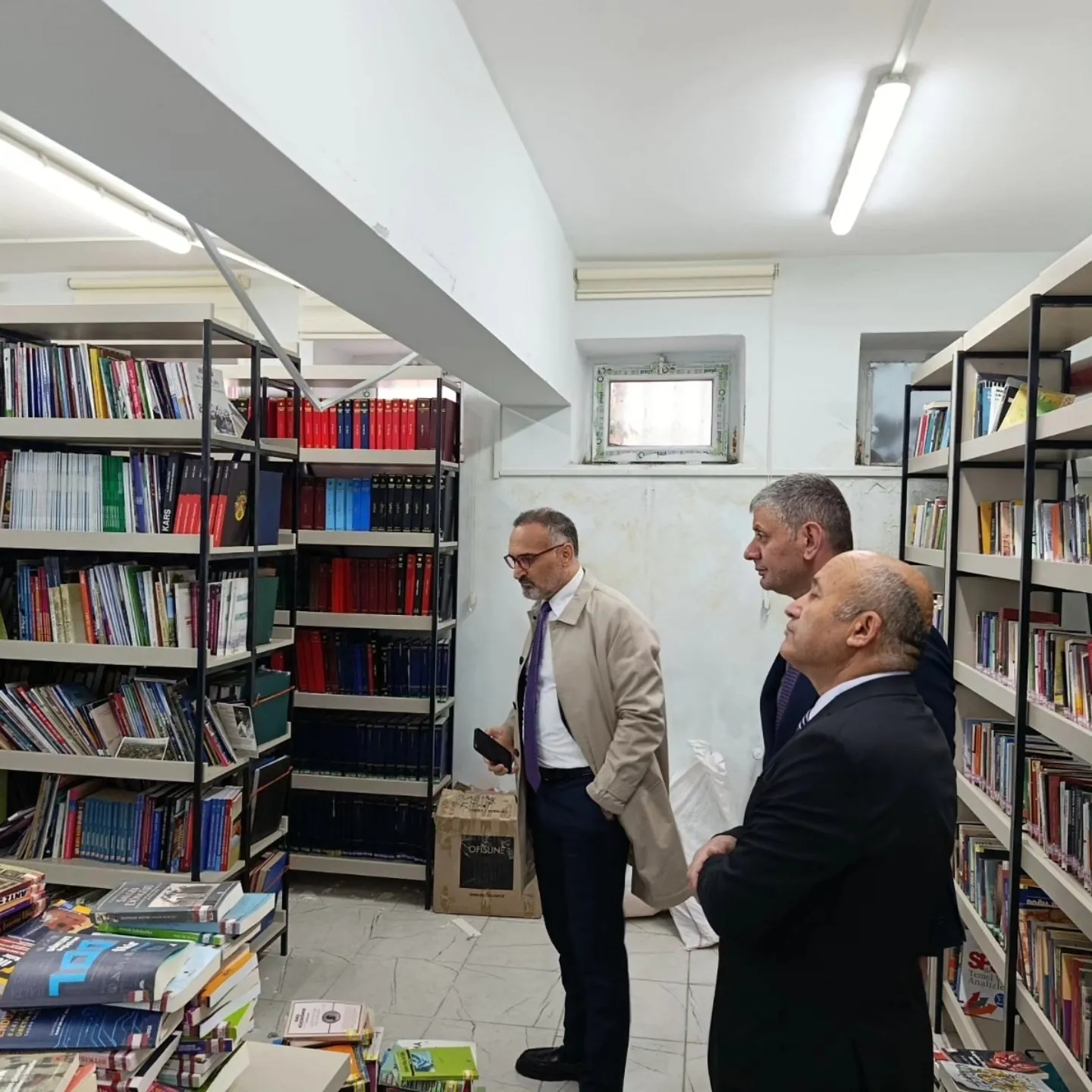 KARS’TA KÜTÜPHANE YATIRIMLARI YERİNDE İNCELENDİ(KARS-İHA)