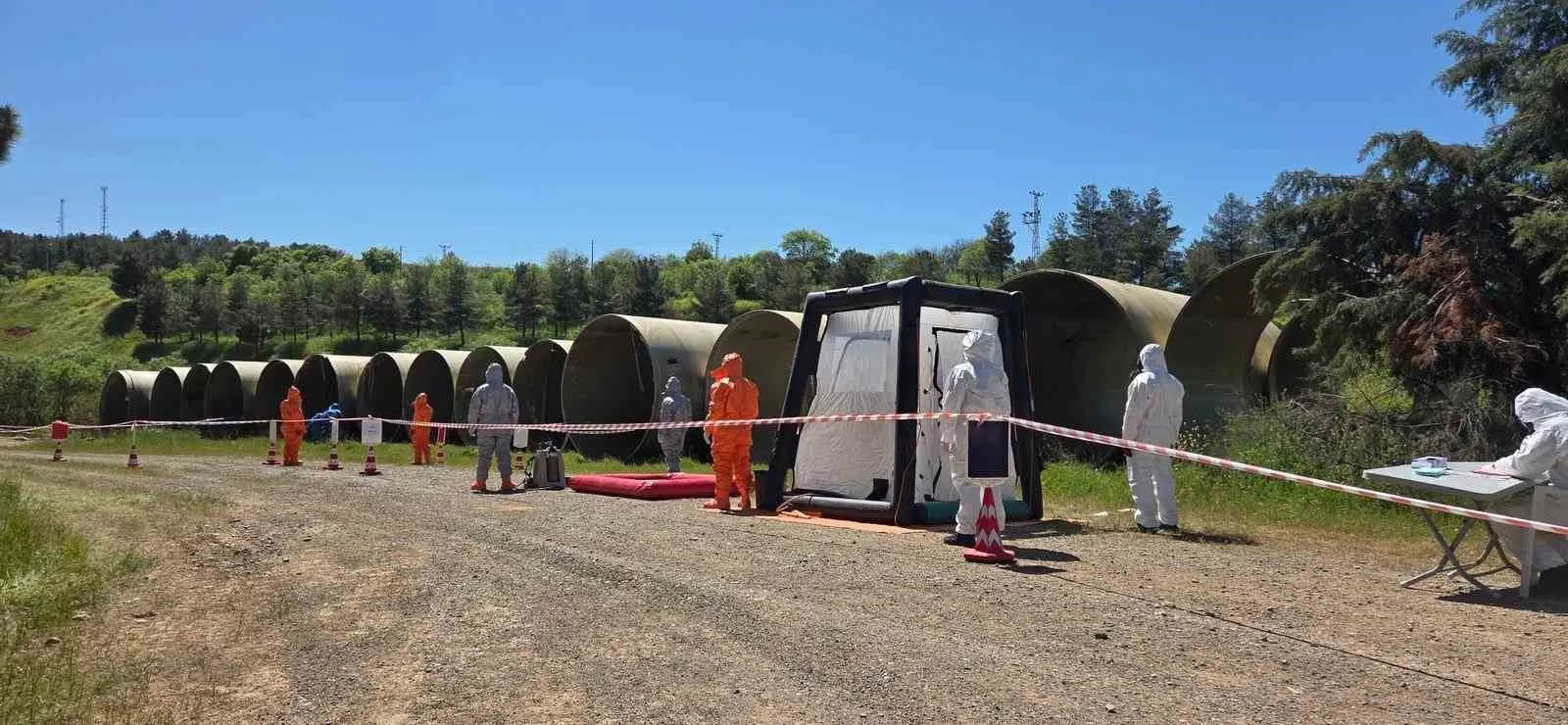 DİYARBAKIR’DA, AFETLERE HAZIRLIK KAPASİTESİNİN ARTIRILMASI VE KURUMLAR ARASI KOORDİNASYONUN GÜÇLENDİRİLMESİ AMACIYLA GENİŞ KAPSAMLI AFET SAĞLIK TATBİKATI GERÇEKLEŞTİRİLDİ.