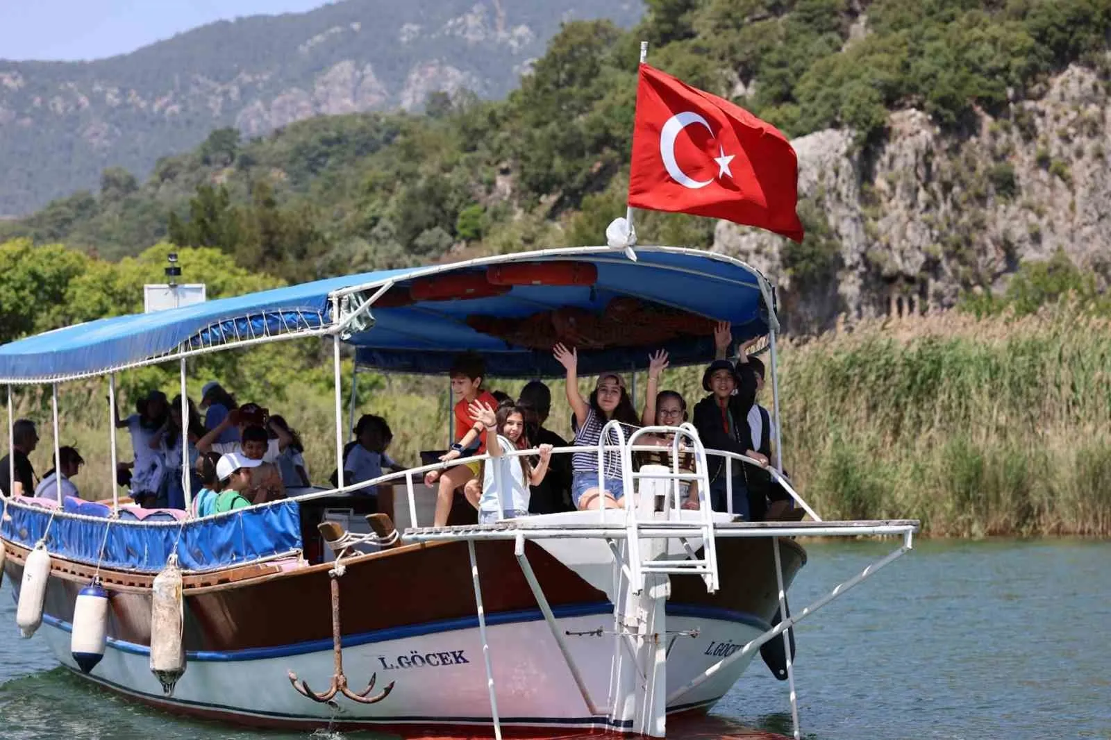 MTK KOLEJİ ÖĞRENCİLERİ, ‘ARKEOLOJİK KEŞİF, TARİHE YOLCULUK GEZİSİ’ KAPSAMINDA KAUNOS ANTİK KENTİ’Nİ ZİYARET ETTİ.