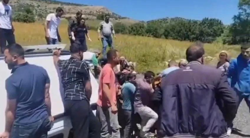 Diyarbakır'da arazi kavgası yol kesti Bir ölü iki yaralı