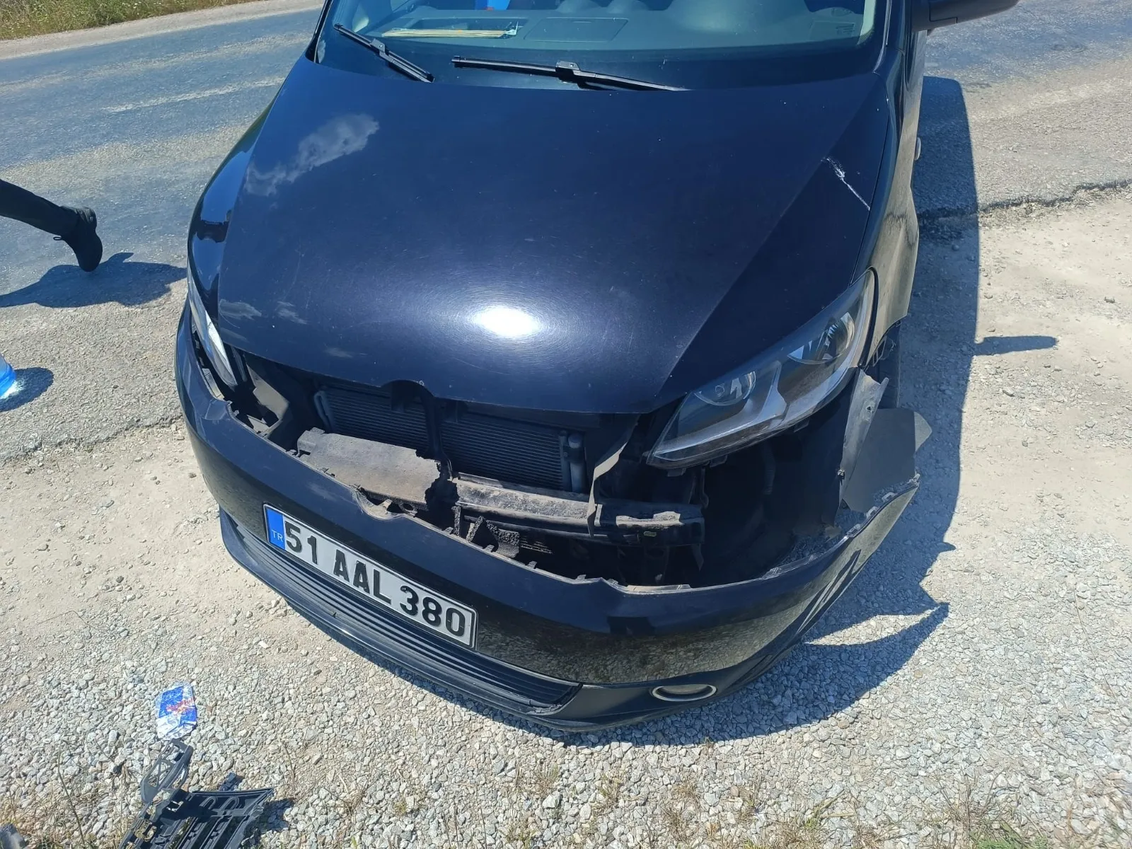 Orhangazi yolunda motosiklet ve hafif ticari araç çarpıştı