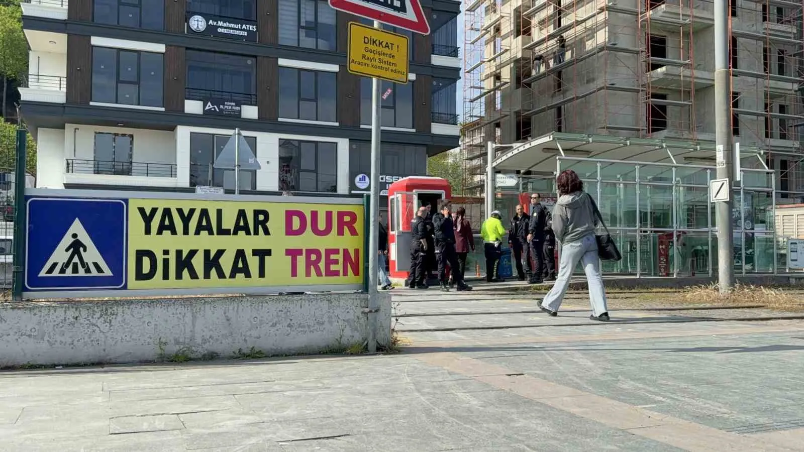 SAMSUN’DA TRAMVAYIN ÇARPTIĞI 61 YAŞINDAKİ KADIN YARALANDI