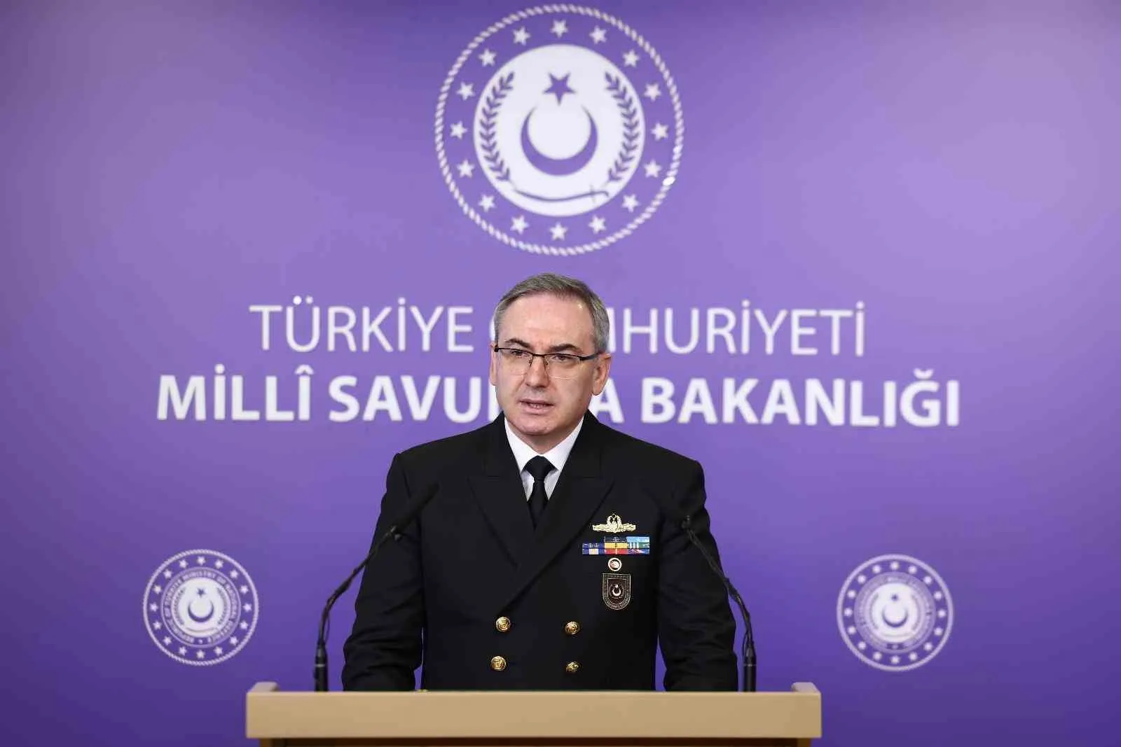 MİLLİ SAVUNMA BAKANLIĞI BASIN VE HALKLA İLİŞKİLER MÜŞAVİRİ TUĞAMİRAL ZEKİ AKTÜRK BASIN TOPLANTISI DÜZENLEDİ