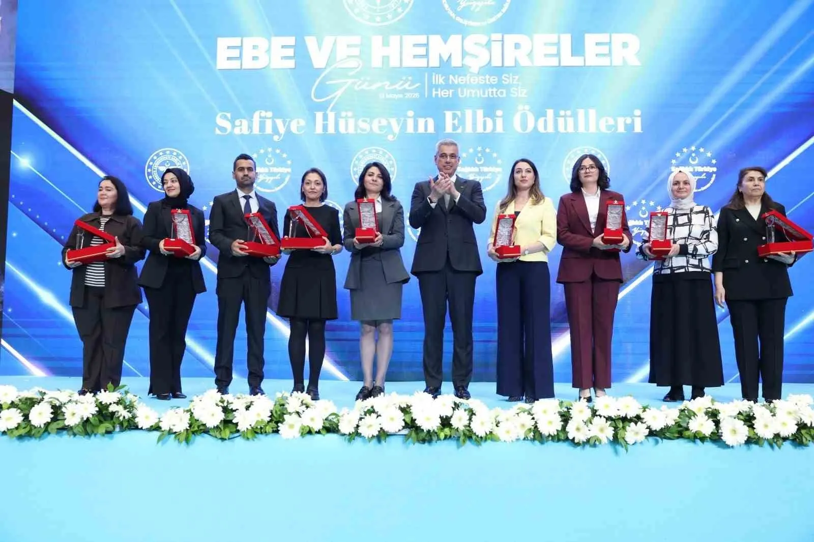 YILIN HEMŞİRELERİ ÖDÜLLENDİRİLDİ