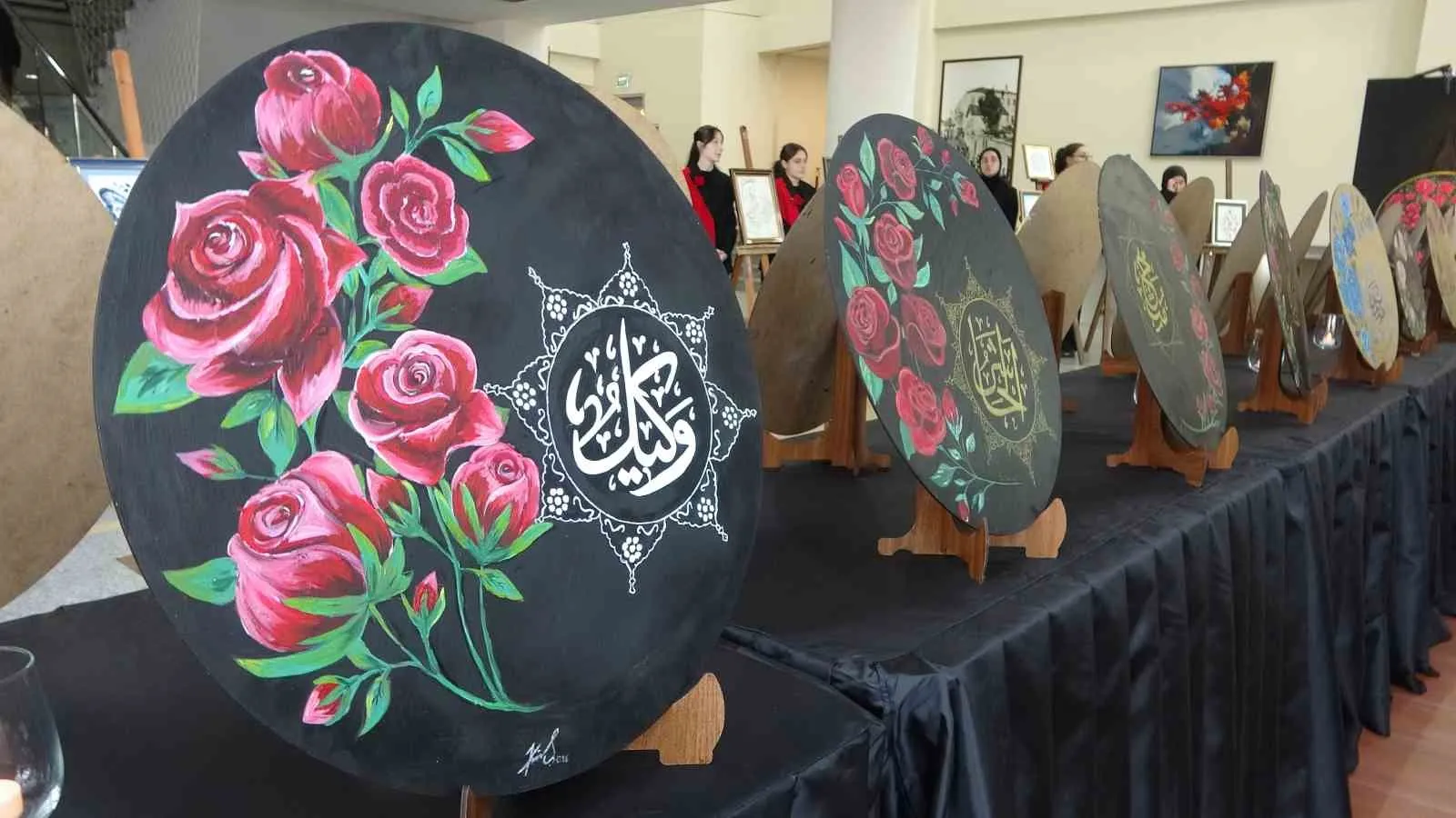TRABZON KIZ ANADOLU İMAM HATİP LİSESİ FEN VE SOSYAL BİLİMLER PROJE OKULU ÖĞRENCİLERİ TARAFINDAN HAMAMİZADE İHSANBEY KÜLTÜR MERKEZİ’NDE HAZRETİ MUHAMMED’İN (S.A.V.) DOĞUMUNUN 1500. YILI MÜNASEBETİYLE ANLAMLI BİR PROGRAM DÜZENLENDİ.