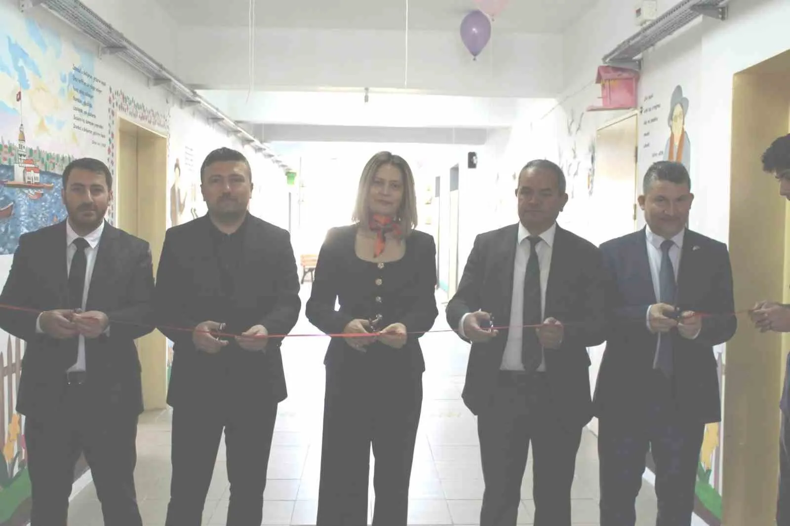 ALTINTAŞ’TA "EDEBİYAT SOKAĞI" AÇILIŞI YAPILDI