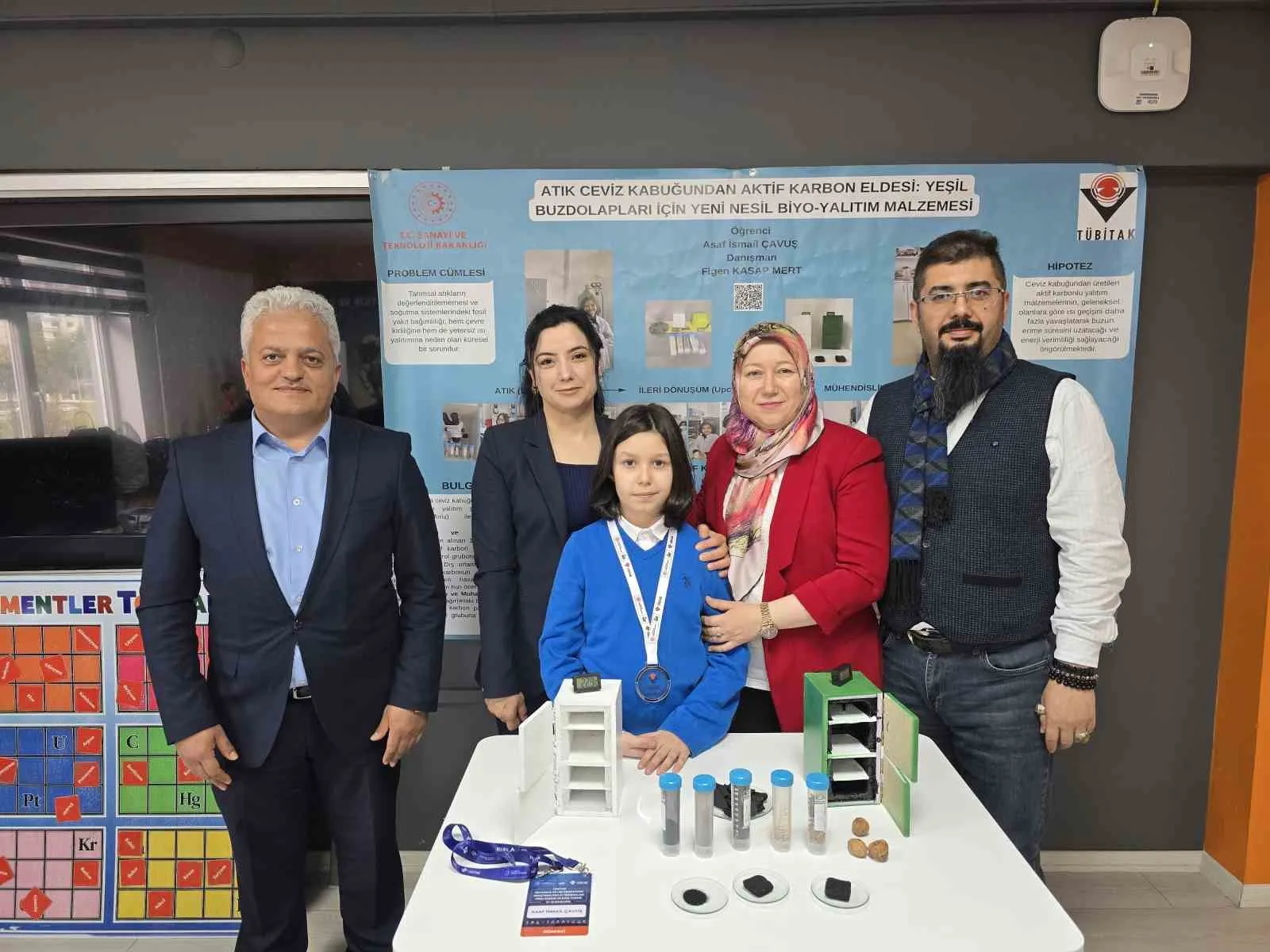 YOZGAT FATMA TEMEL TURHAN BİLİM VE SANAT MERKEZİ 5.SINIF ÖĞRENCİSİ ASAF İSMAİL ÇAVUŞ, TASARLADIĞI DOĞA DOSTU YALITIM MALZEMESİ İLE KATILDIĞI YARIŞMADA DÖRDÜNCÜLÜK DERECESİ ELDE ETTİ.