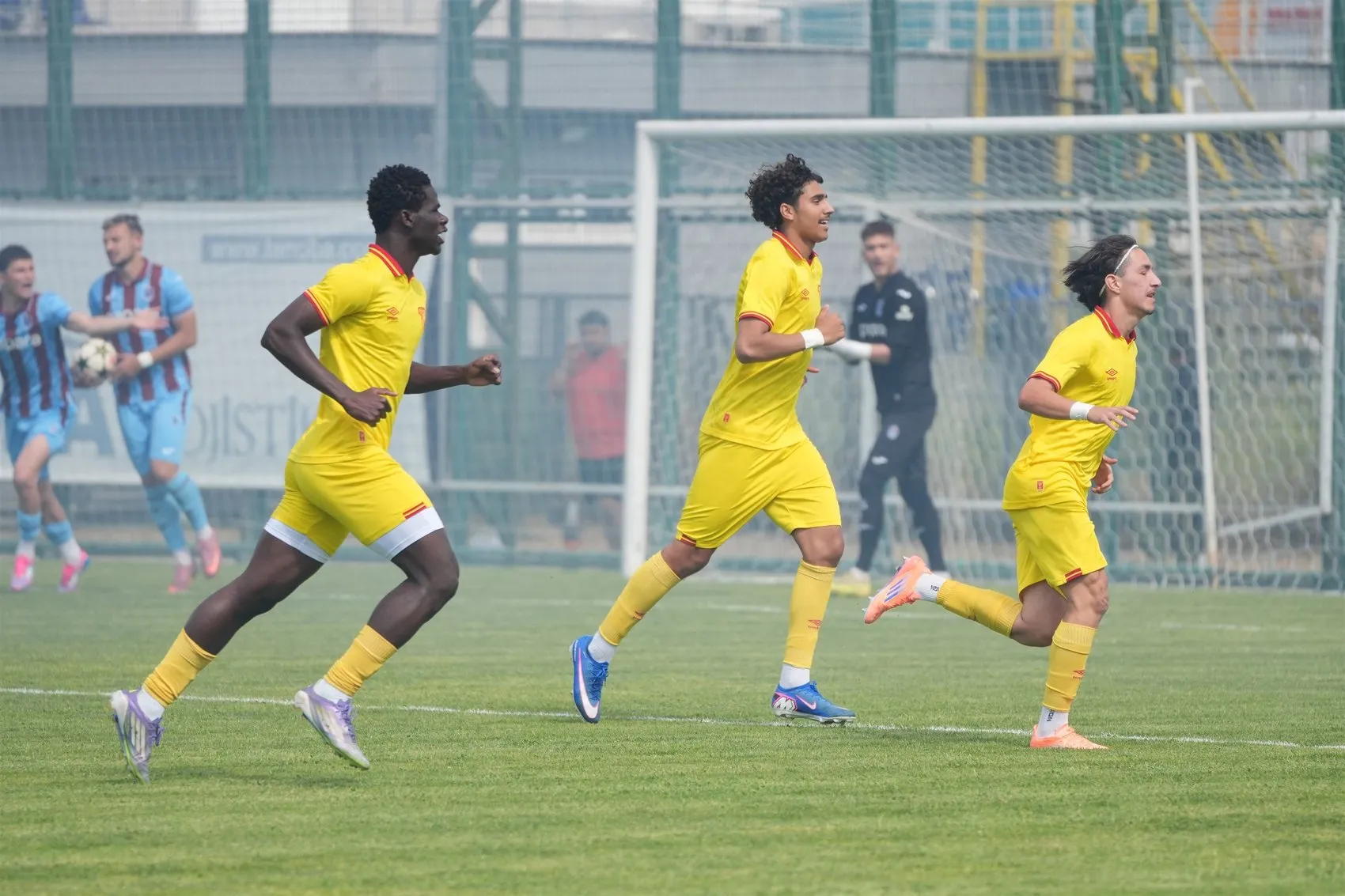 Göztepe U19 takımı Bursa’da Türkiye şampiyonluğunu kazandı