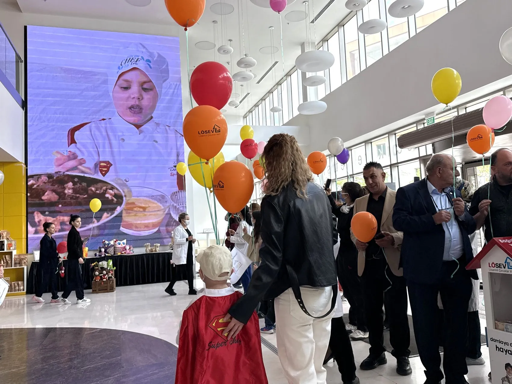 Minik Efe Leo babasından gelen hayatla lösemiyi yendi