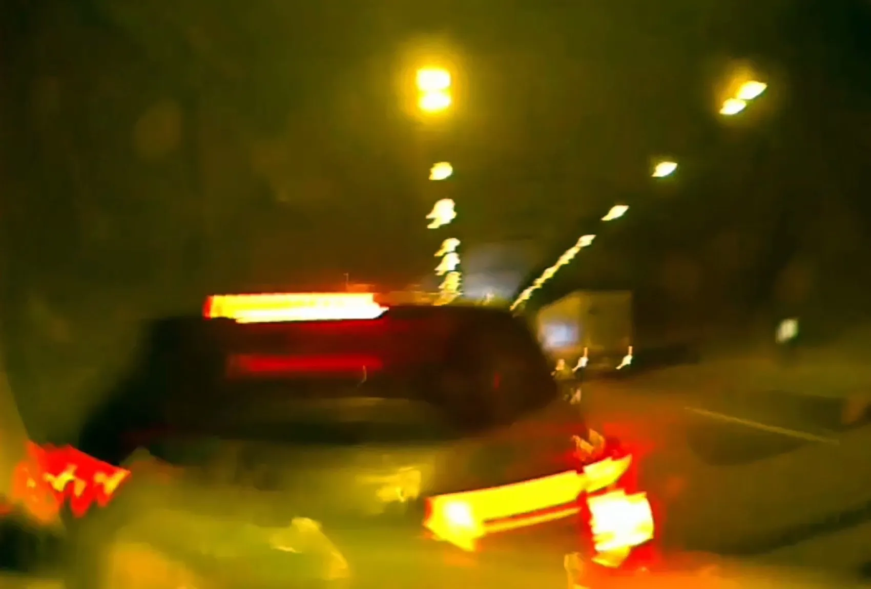 Osmaniye'de tünel içinde zincirleme kaza anı kamerada