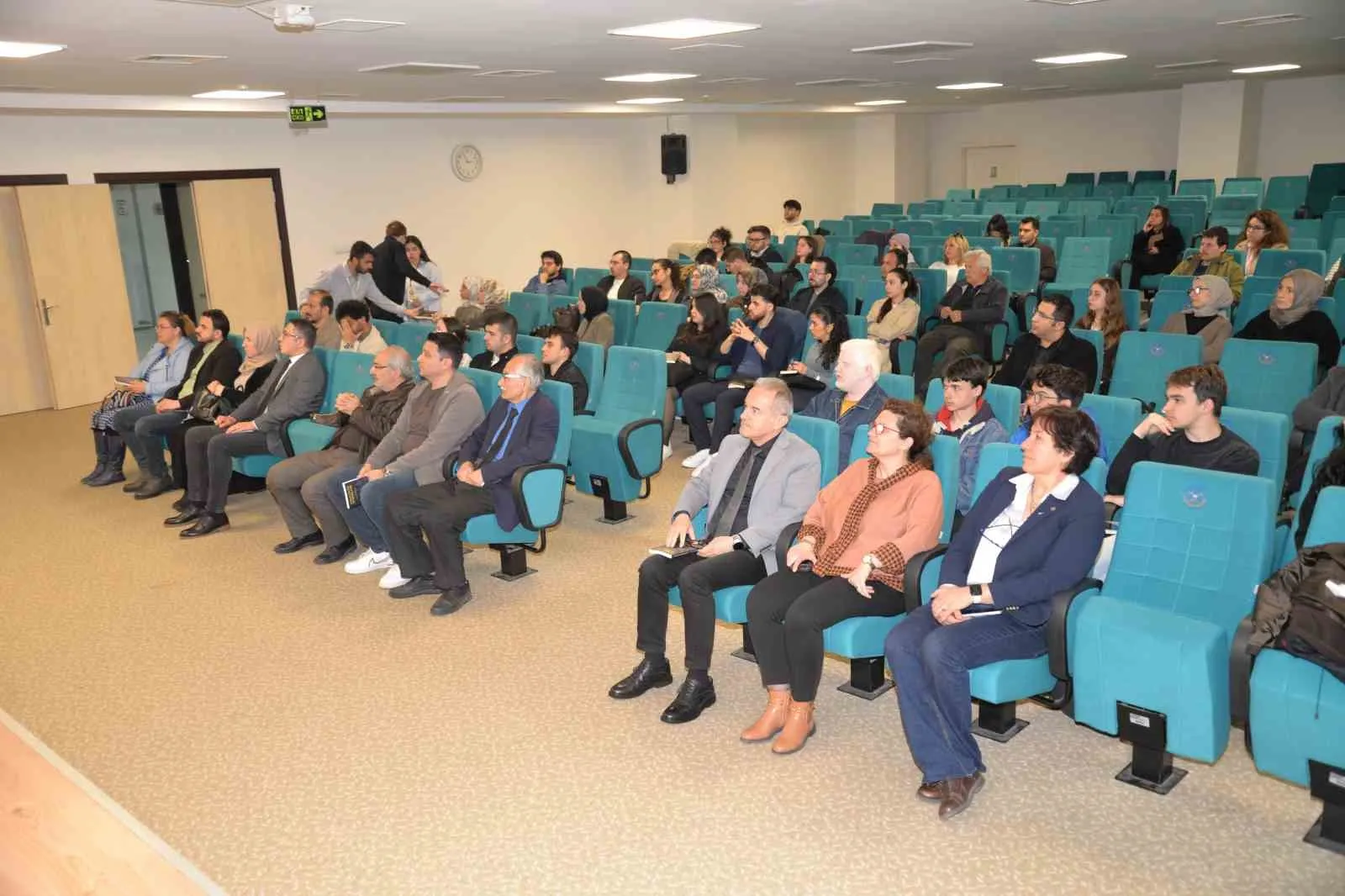 BURSA ULUDAĞ ÜNİVERSİTESİ KENT TARİHİ VE ARAŞTIRMALARI MERKEZİ (KETAM), ORTA ASYA'NIN EN ÖNEMLİ MEDENİYET MERKEZLERİNDEN BİRİ OLAN SEMERKAND'I MERCEK ALTINA ALAN ANLAMLI BİR ETKİNLİĞE İMZA ATTI.