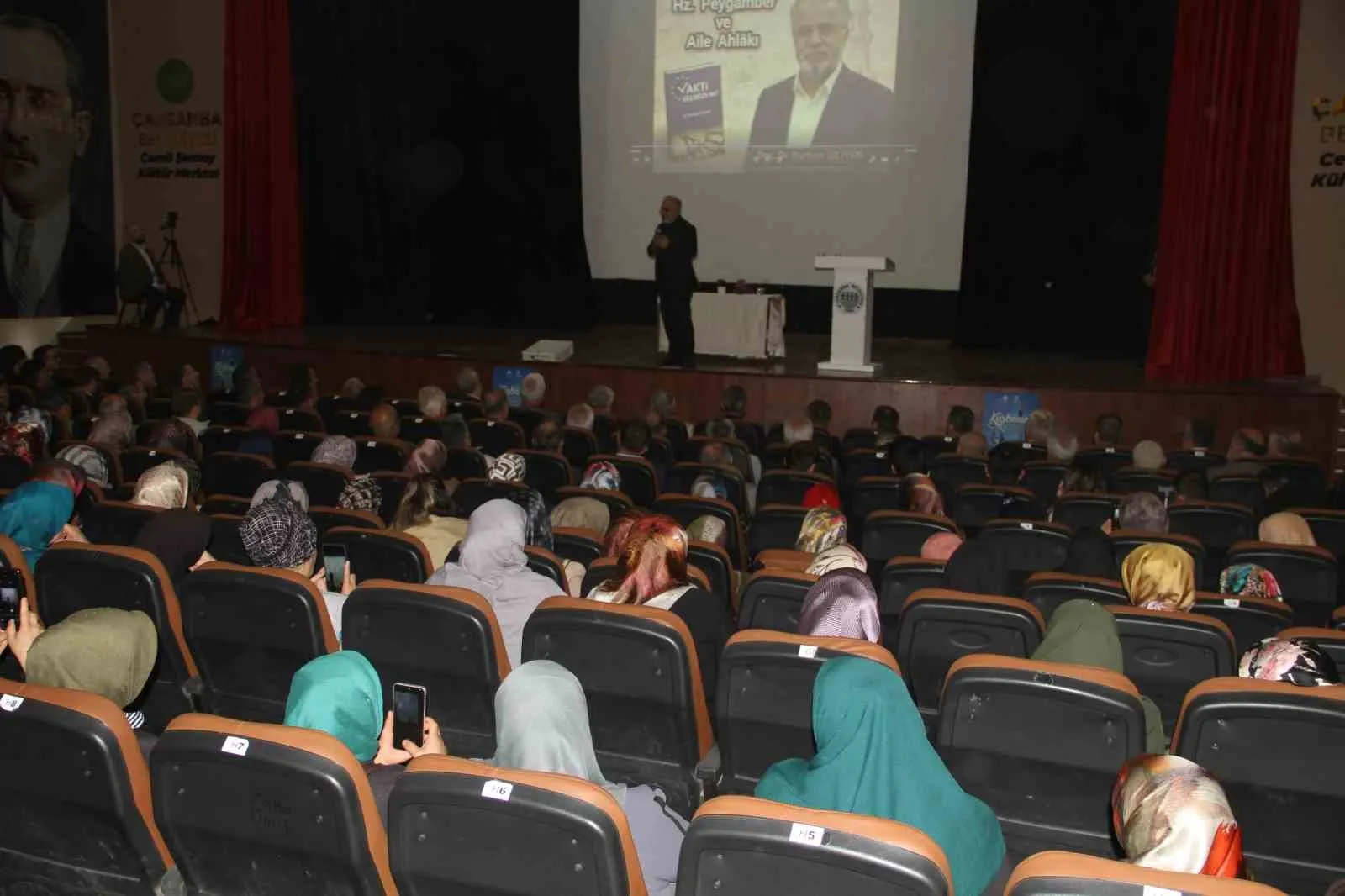 ÇARŞAMBA İLÇESİNDE MEVLİD-İ NEBİ HAFTASI KAPSAMINDA "HZ. PEYGAMBER VE AİLE AHLAKI" KONULU KONFERANS DÜZENLENDİ.