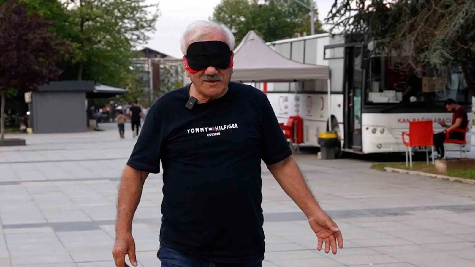 MİLLET BAHÇESİ VE ANITPARK MEYDANI’NDA GERÇEKLEŞTİRİLEN ETKİNLİKLERDE VATANDAŞLARIN ENGELLİ BİREYLERİN GÜNLÜK YAŞAMDA KARŞILAŞTIĞI ZORLUKLARI DAHA YAKINDAN HİSSETMELERİ AMAÇLANDI.