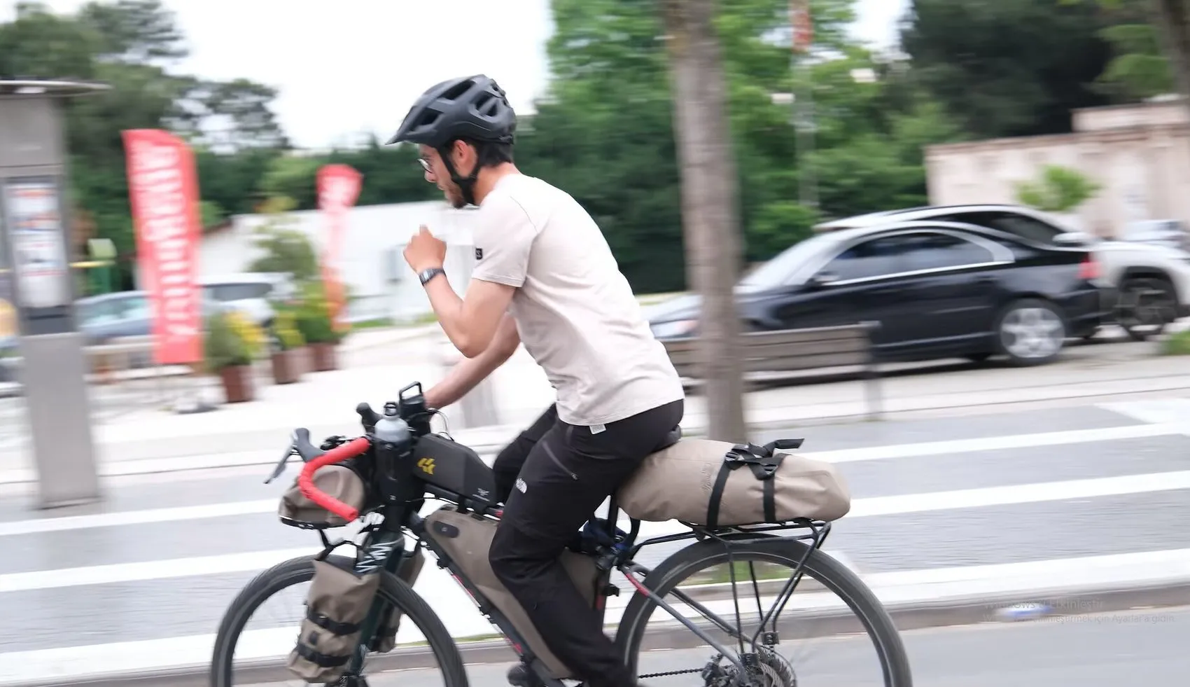 İtalya'dan Japonya'ya pedal çeviren gezginin durağı Düzce oldu