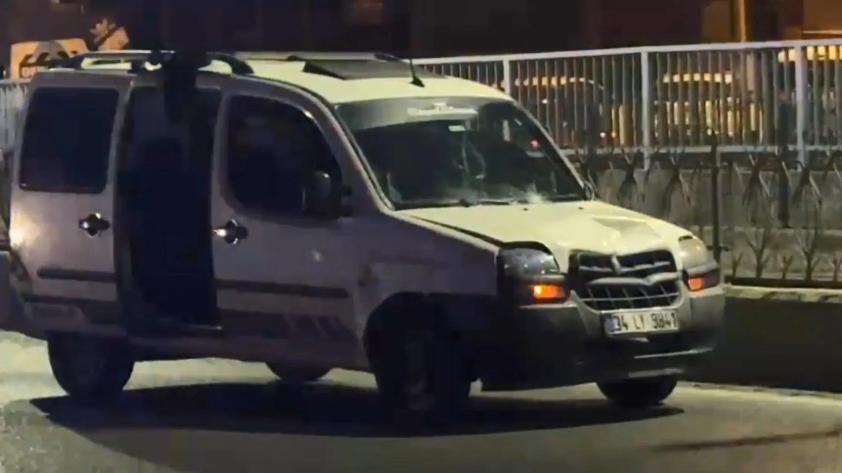 Sultangazi'de gece vakti feci kaza