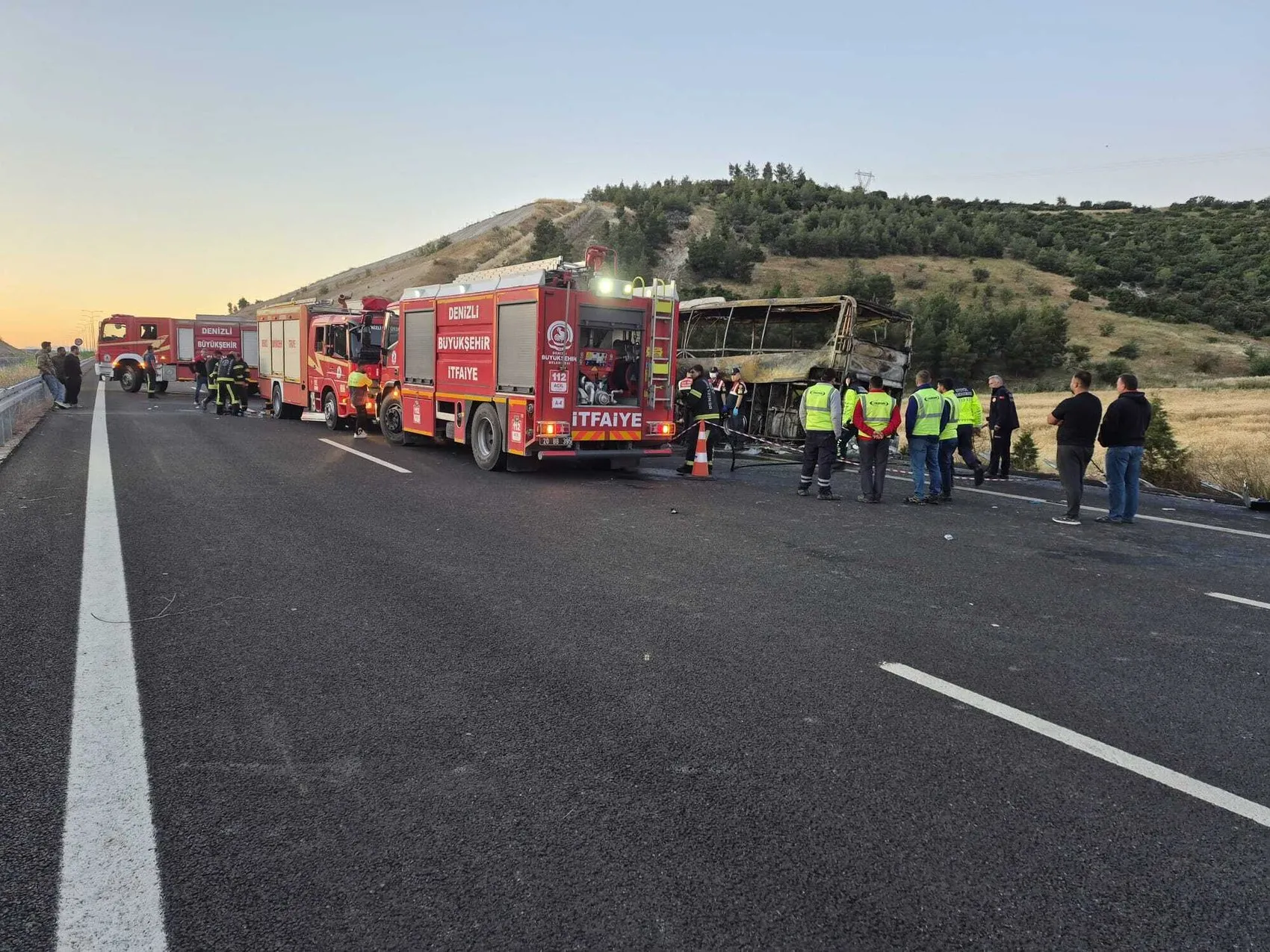 Denizli yolunda otobüs faciası 8 can kaybı var