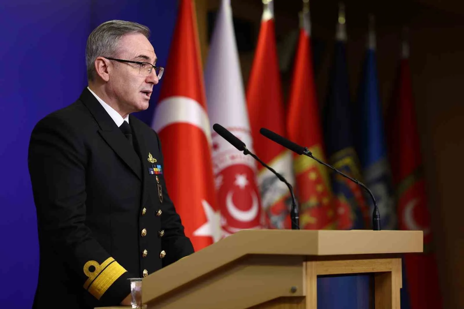 MİLLİ SAVUNMA BAKANLIĞI BASIN VE HALKLA İLİŞKİLER MÜŞAVİRİ TUĞAMİRAL ZEKİ AKTÜRK BASIN TOPLANTISI DÜZENLEDİ