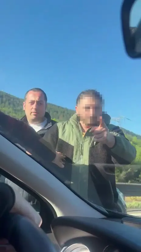 Bolu Dağı'nda yol verme kavgası kameraya yansıdı