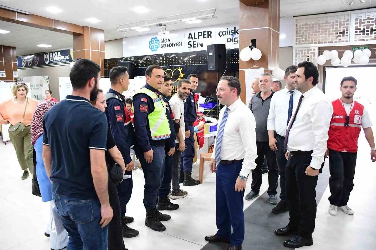 ÇANAKKALE'NİN BİGA İLÇESİNDE 'BUGÜN OKULUMDA KAN-PANYA VAR' ETKİNLİĞİ İLE KAN BAĞIŞI TOPLANDI.