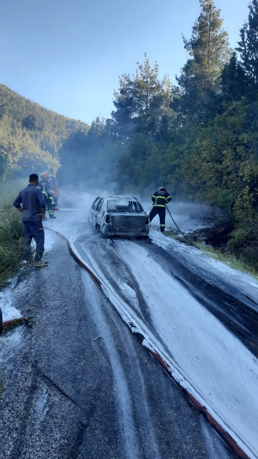 Osmaniye yayla yolunda korkutan araç yangını