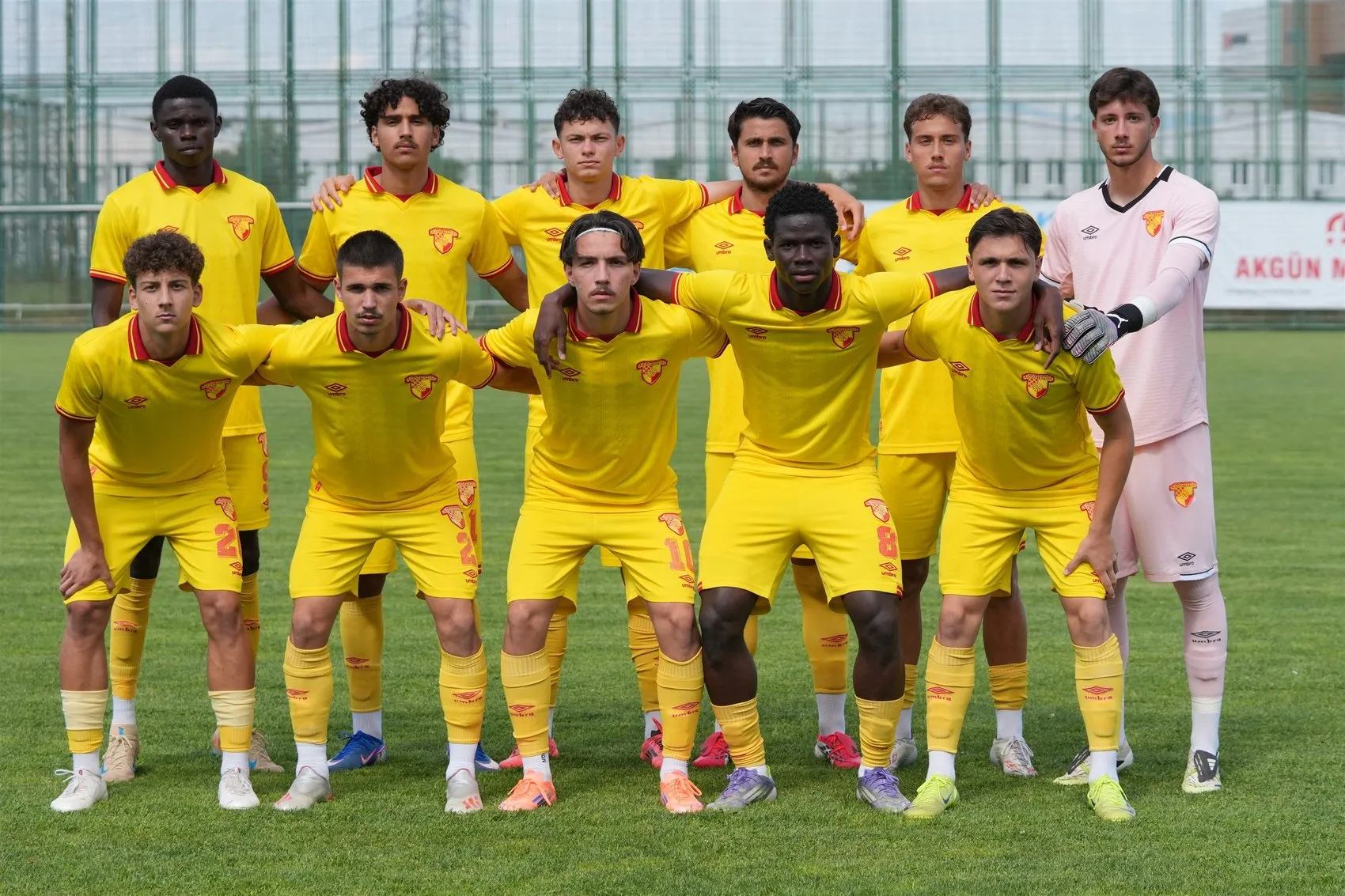 Göztepe U19 takımı Bursa’da Türkiye şampiyonluğunu kazandı
