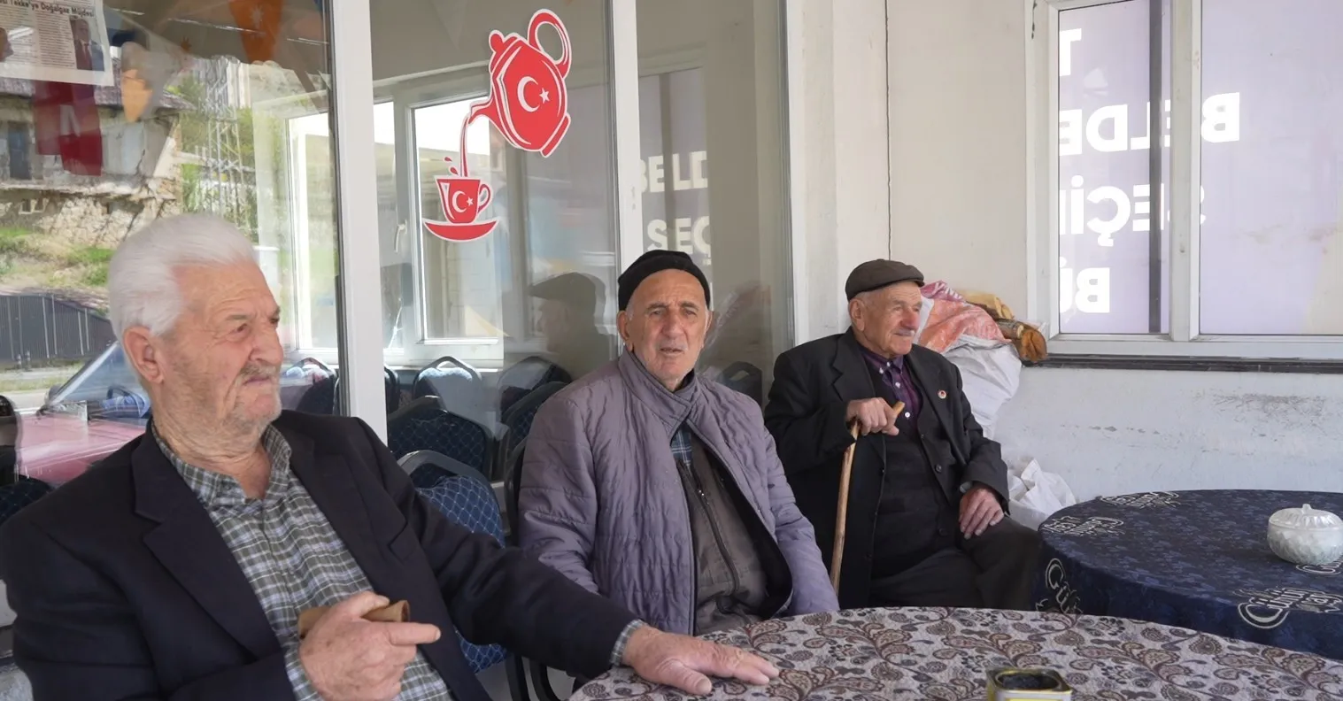 GÜMÜŞHANE’DE YAKLAŞIK 3 BİN SEÇMENİN BULUNDUĞU TEKKE BELDESİNDE 7 HAZİRAN’DA YAPILACAK BELEDİYE BAŞKANLIĞI SEÇİMLERİNDE 11 ADAY YARIŞACAK.