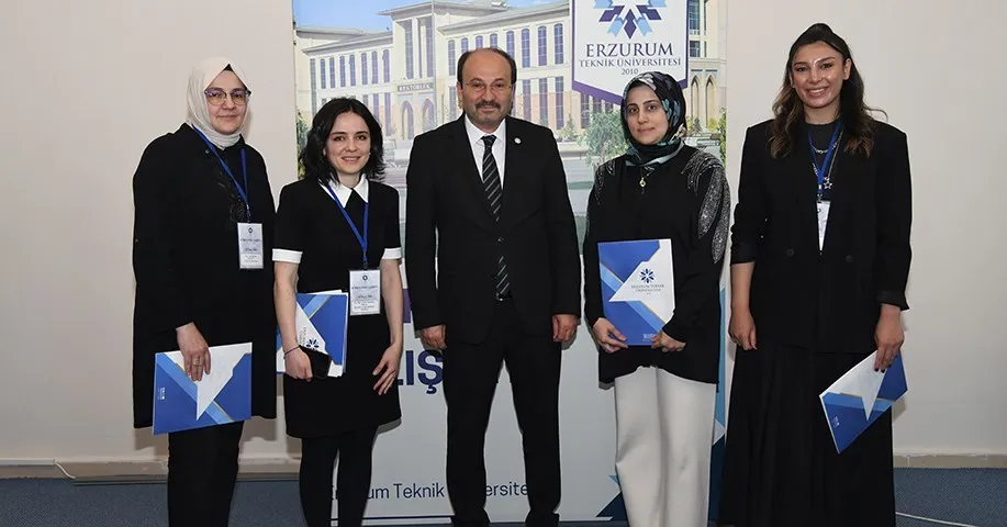 ERZURUM TEKNİK ÜNİVERSİTESİ’NDE (ETÜ), ÜNİVERSİTE-KAMU-YEREL YÖNETİM VE SİVİL TOPLUM İŞ BİRLİĞİNİ GÜÇLENDİRMEK, EĞİTİMDEN ARAŞTIRMAYA KADAR BİRÇOK ALANDA ORTAK AKIL MEKANİZMASINI GELİŞTİRMEK AMACIYLA “II. DIŞ PAYDAŞ ÇALIŞTAYI” GERÇEKLEŞTİRİLDİ.