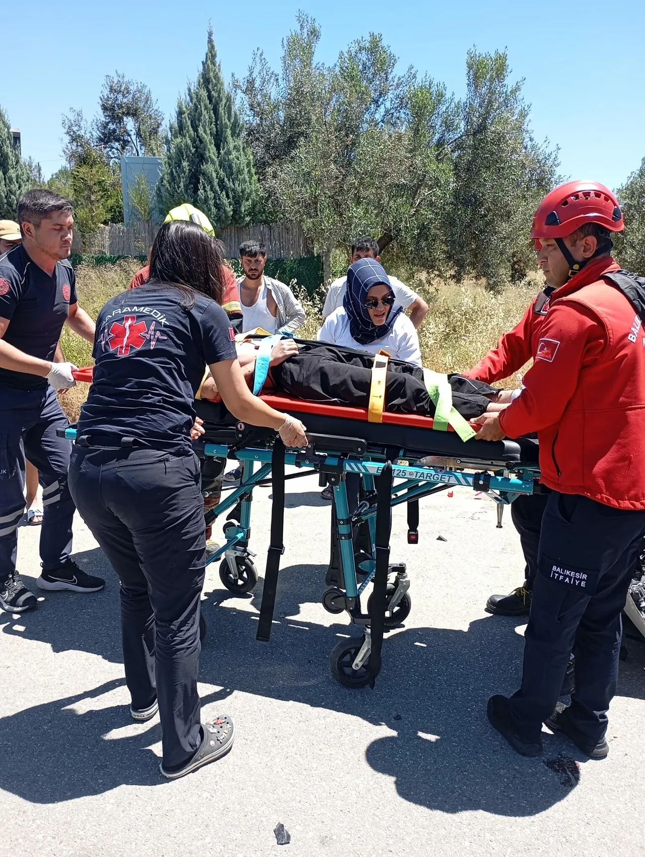 Burhaniye yolunda acı kaza 18 yaşındaki genç hayatını kaybetti