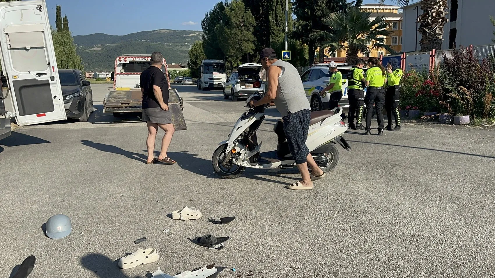 İznik’te otomobil ve motosiklet çarpıştı