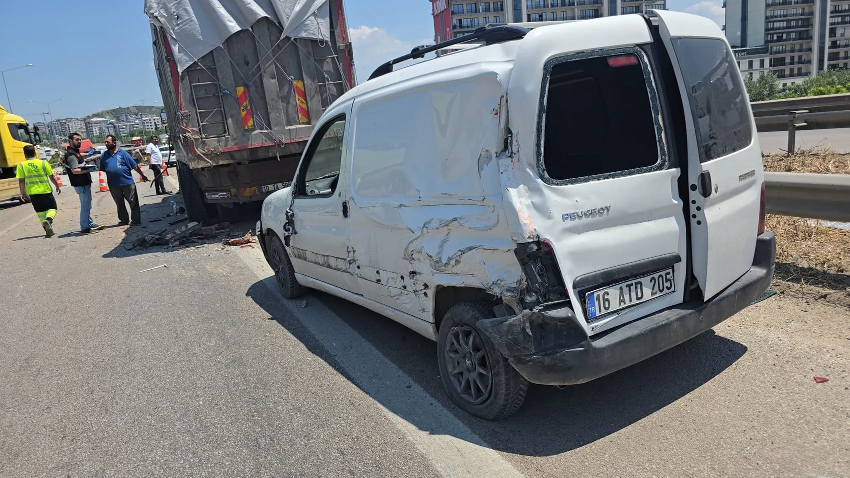 Bursa'da otoyolda zincirleme kaza 1 can kaybı