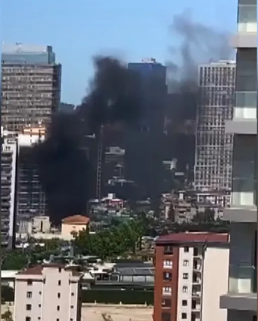 Maltepe'de yükselen siyah dumanlar herkesi korkuttu