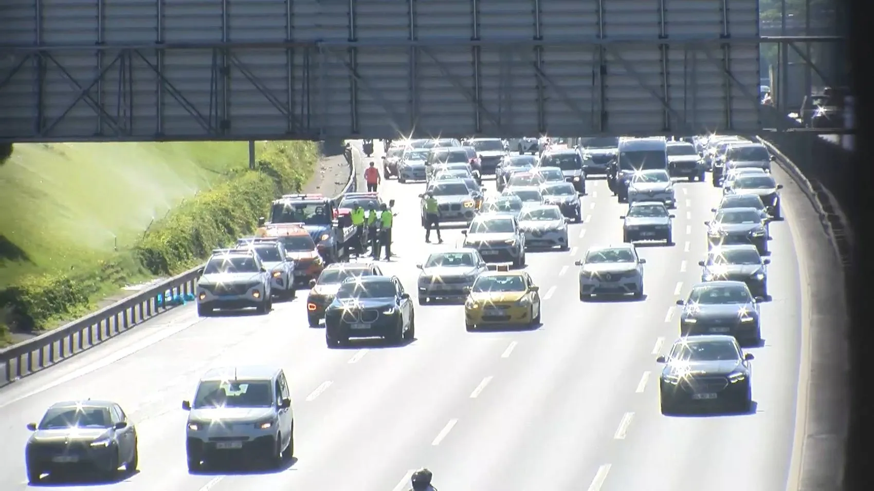 FSM köprü çıkışında zincirleme kaza trafiği felç etti