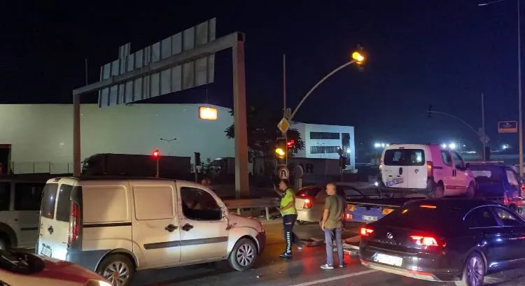 Arnavutköy'de gece yarısı zincirleme kaza
