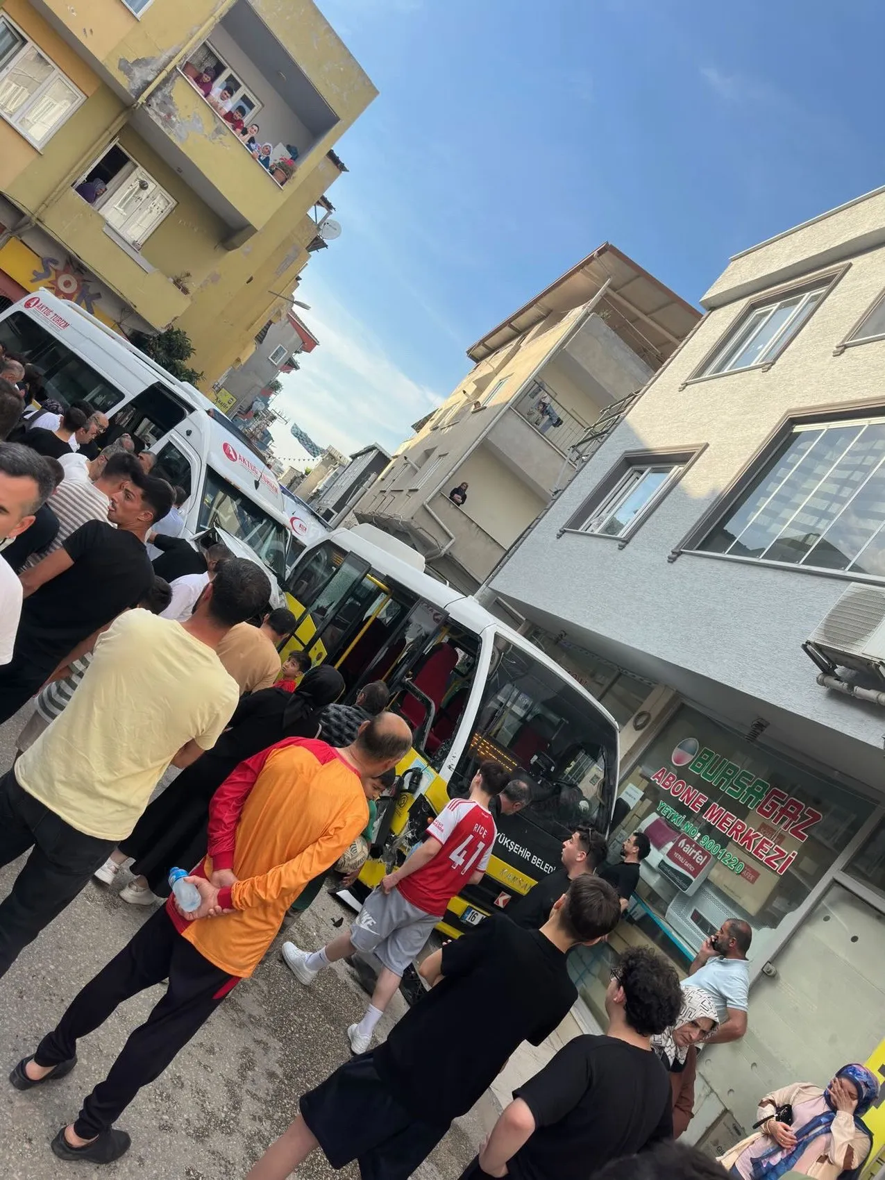 Bursa'da akşam saatlerinde trafik kazası 5 yaralı var