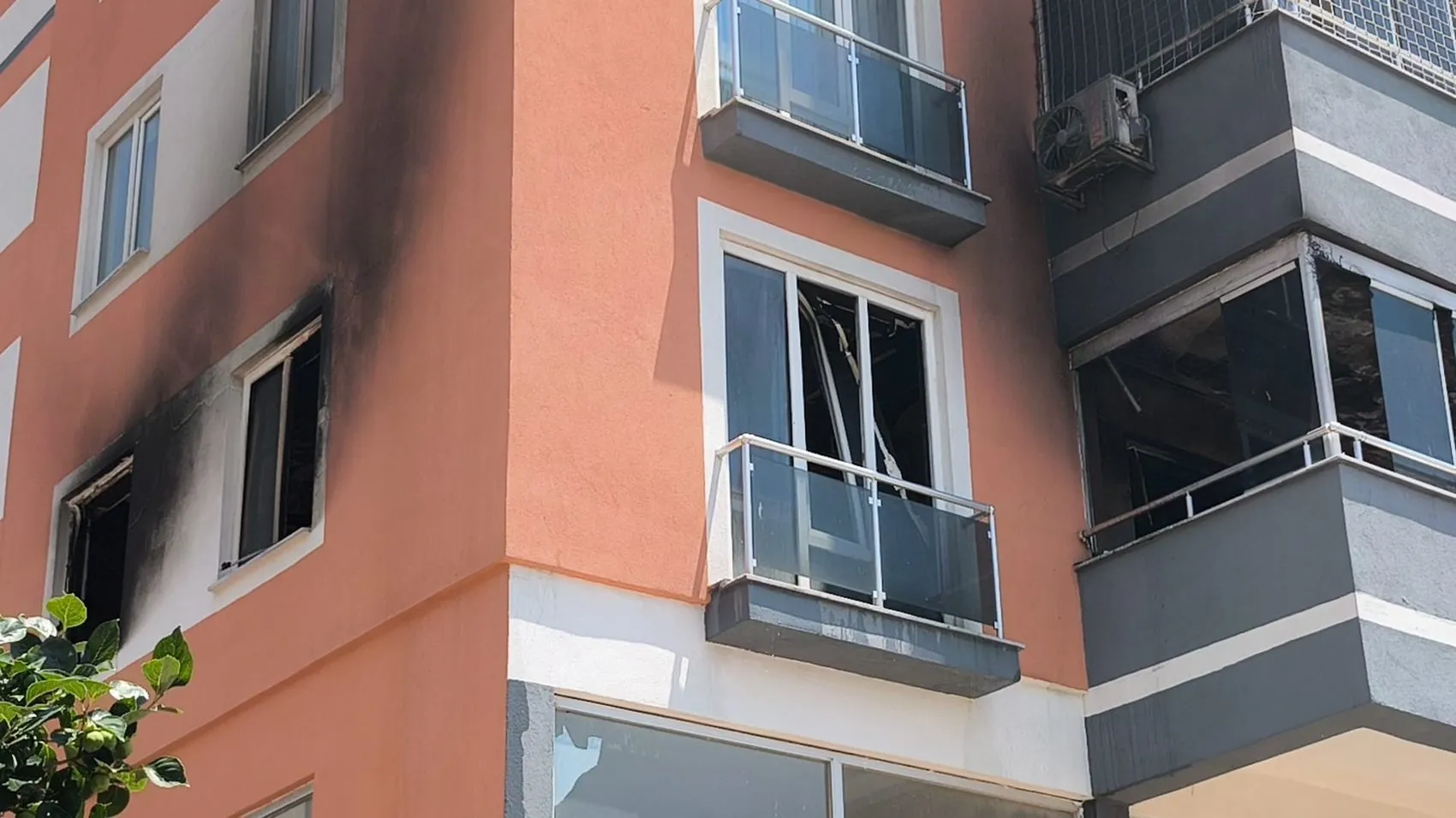 Kahramanmaraş'ta apartman yangını üç can aldı