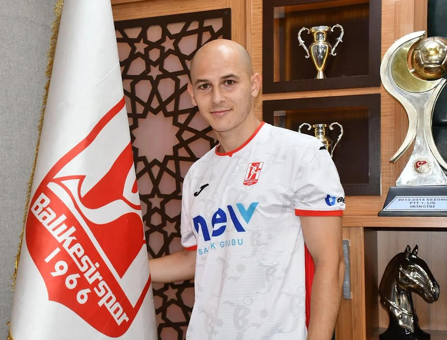 Balıkesirspor orta sahayı tecrübeli isimle güçlendirdi